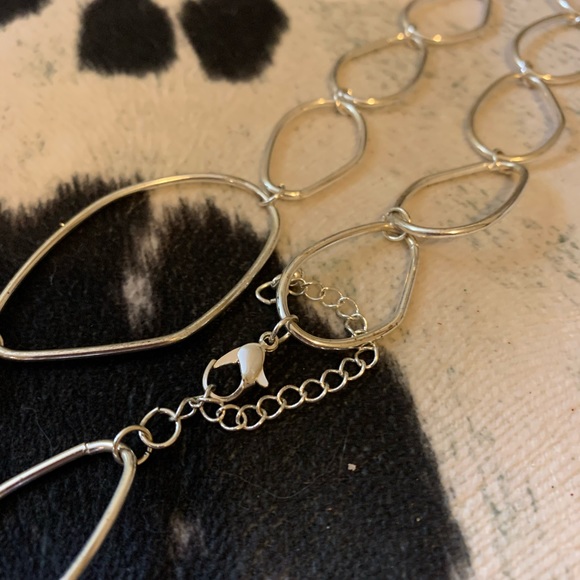 LADIES SILVER TONE COIN NECKLACE LONG STRAND OVAL NWOT - Picture 5 of 10